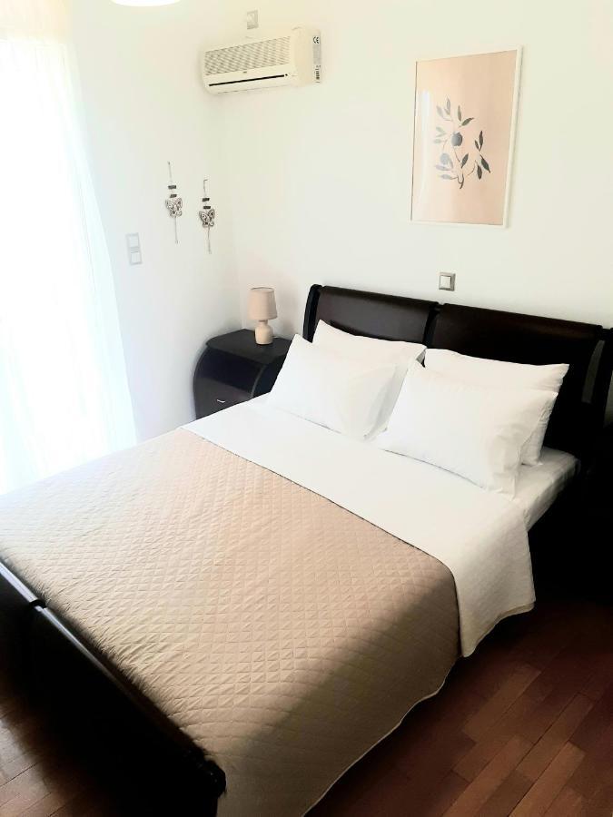 King George Sqr Apt Kalamata Bagian luar foto