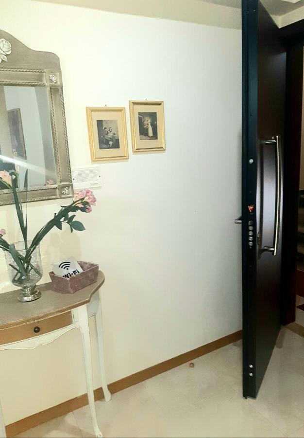 King George Sqr Apt Kalamata Bagian luar foto