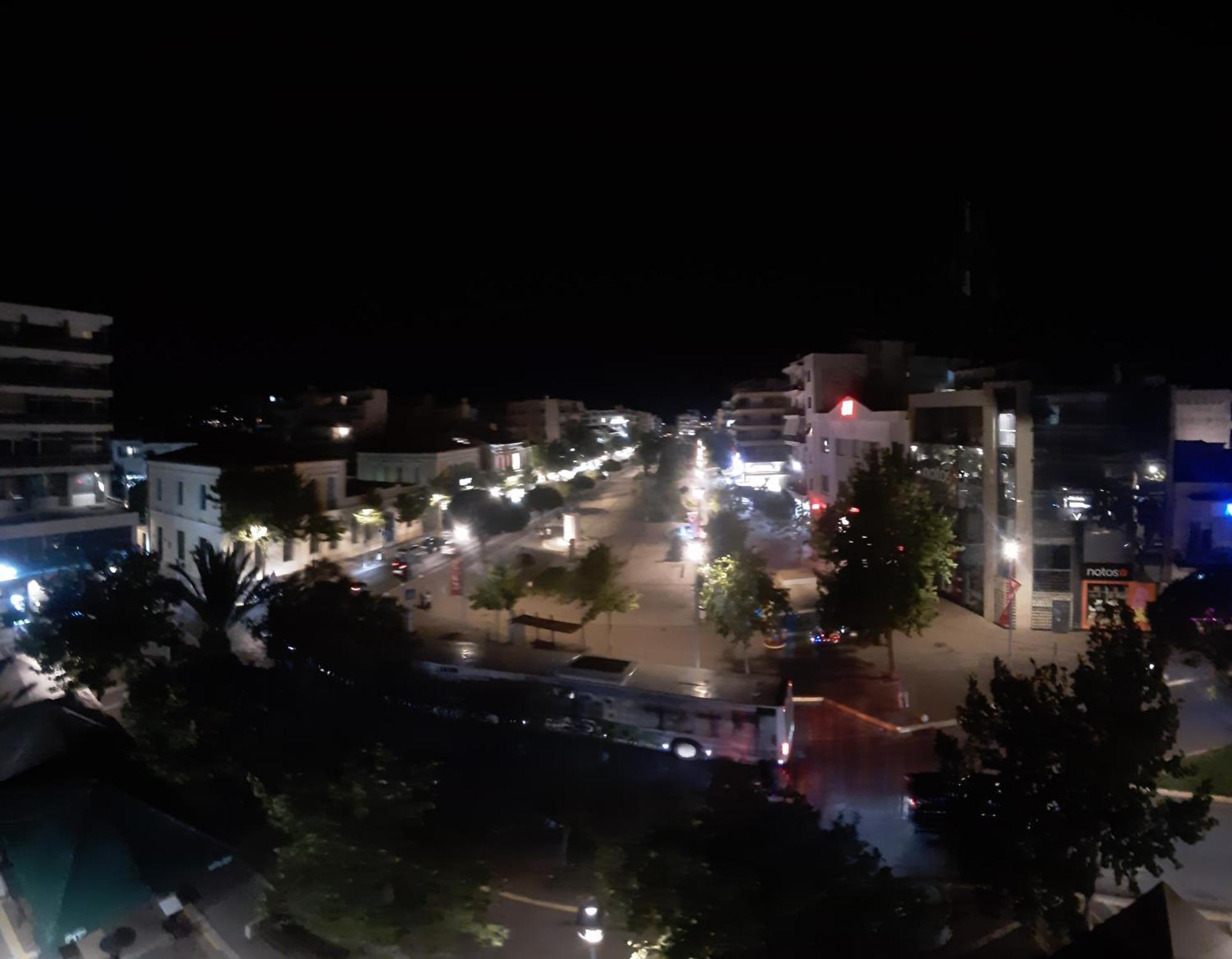 King George Sqr Apt Kalamata Bagian luar foto